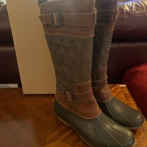 Brand new Sperry saltwater tall quilted nylon boot - olive - sz 9.5
